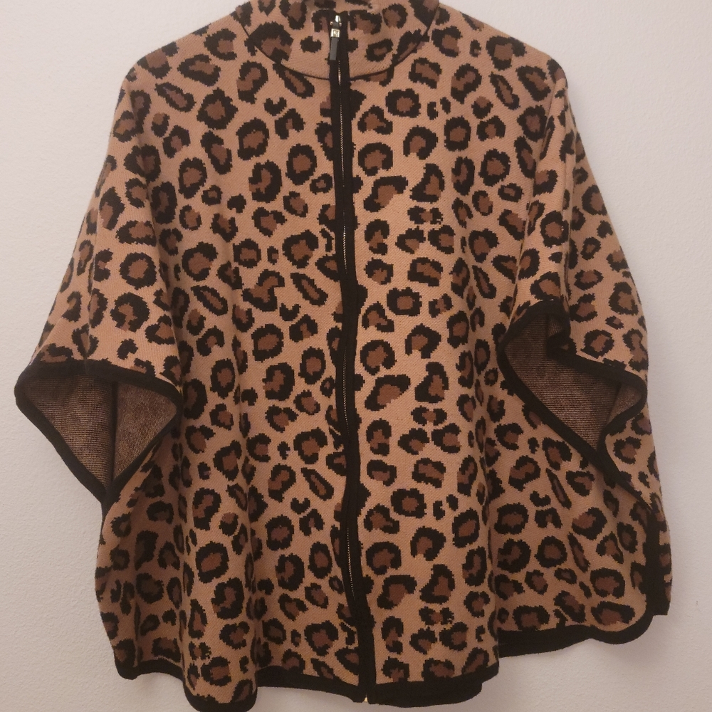 Tahari knit leopard cape